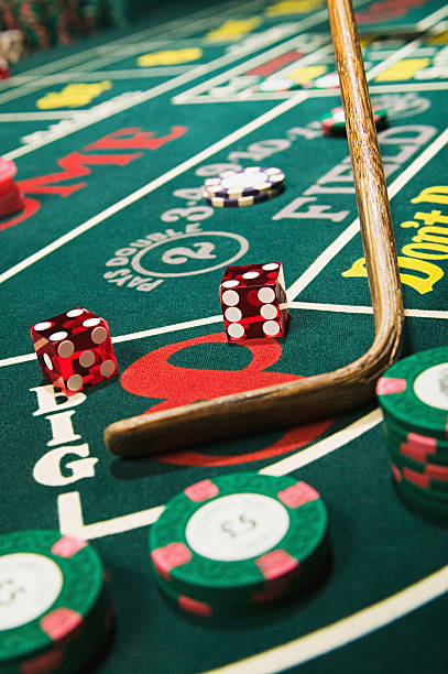 indratoto mobile app interface showing football markets, live-dealer tables, and payment options